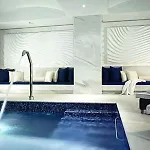 Petasos & - Small Luxury Of The World פלאטיס יאלוס