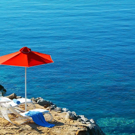 Petasos & - Small Luxury Of The World